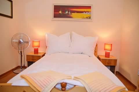 Casa Onyx Hotel Târgu Jiu Екстериор снимка